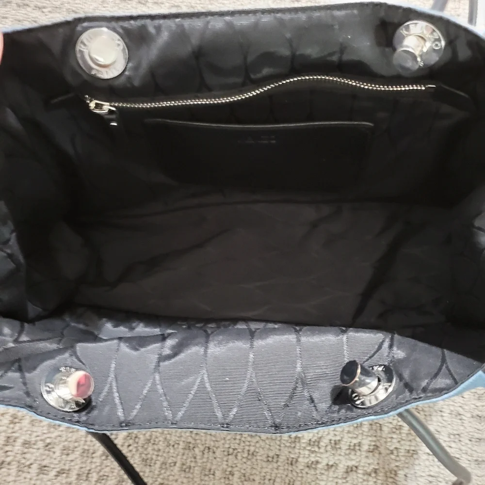 3/$100 Authentic Kenzo Tote - Picture 16 of 16